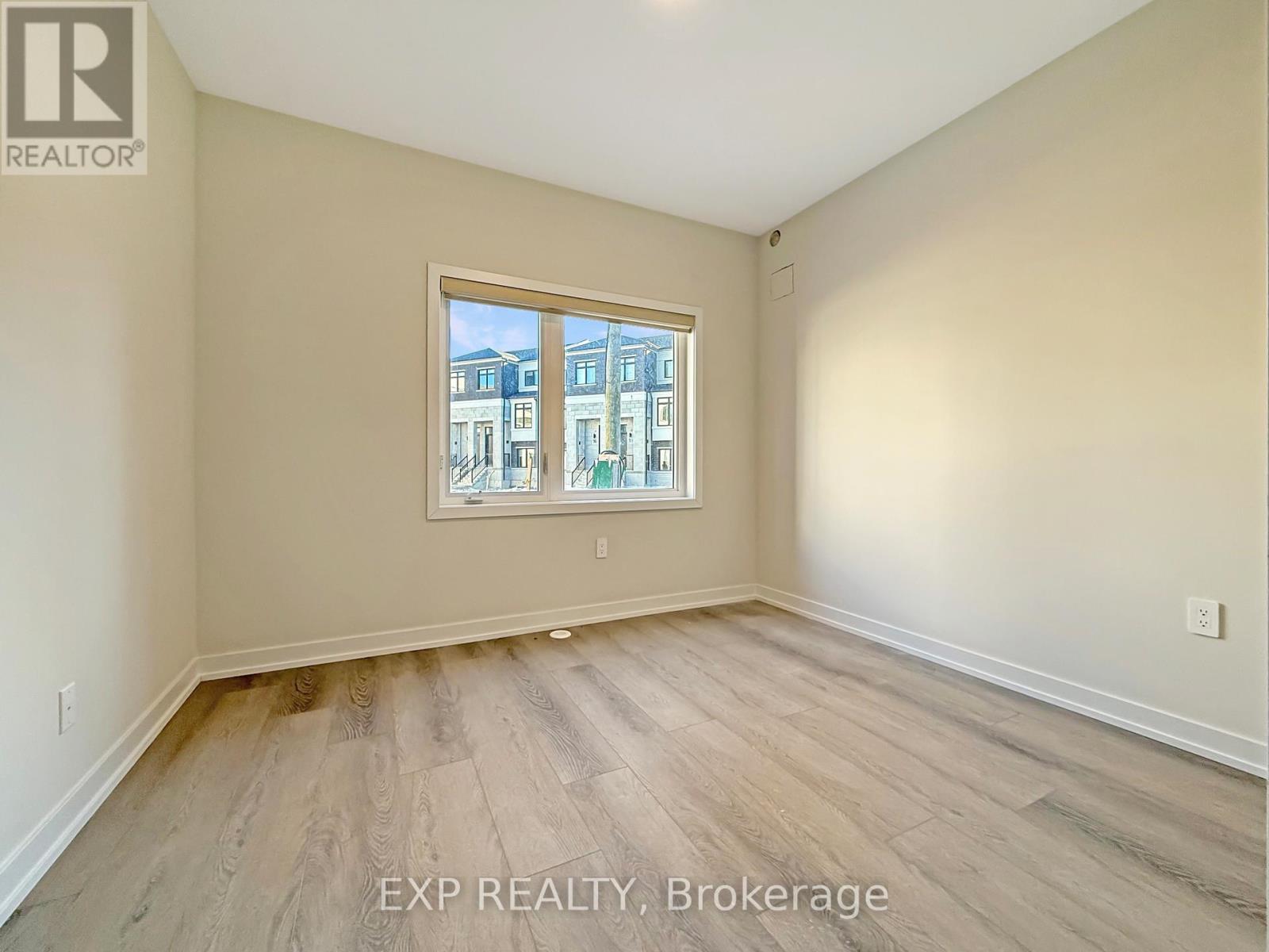 10 Honey Milk Lane, Richmond Hill, Ontario  L4B 0J7 - Photo 4 - N12649968