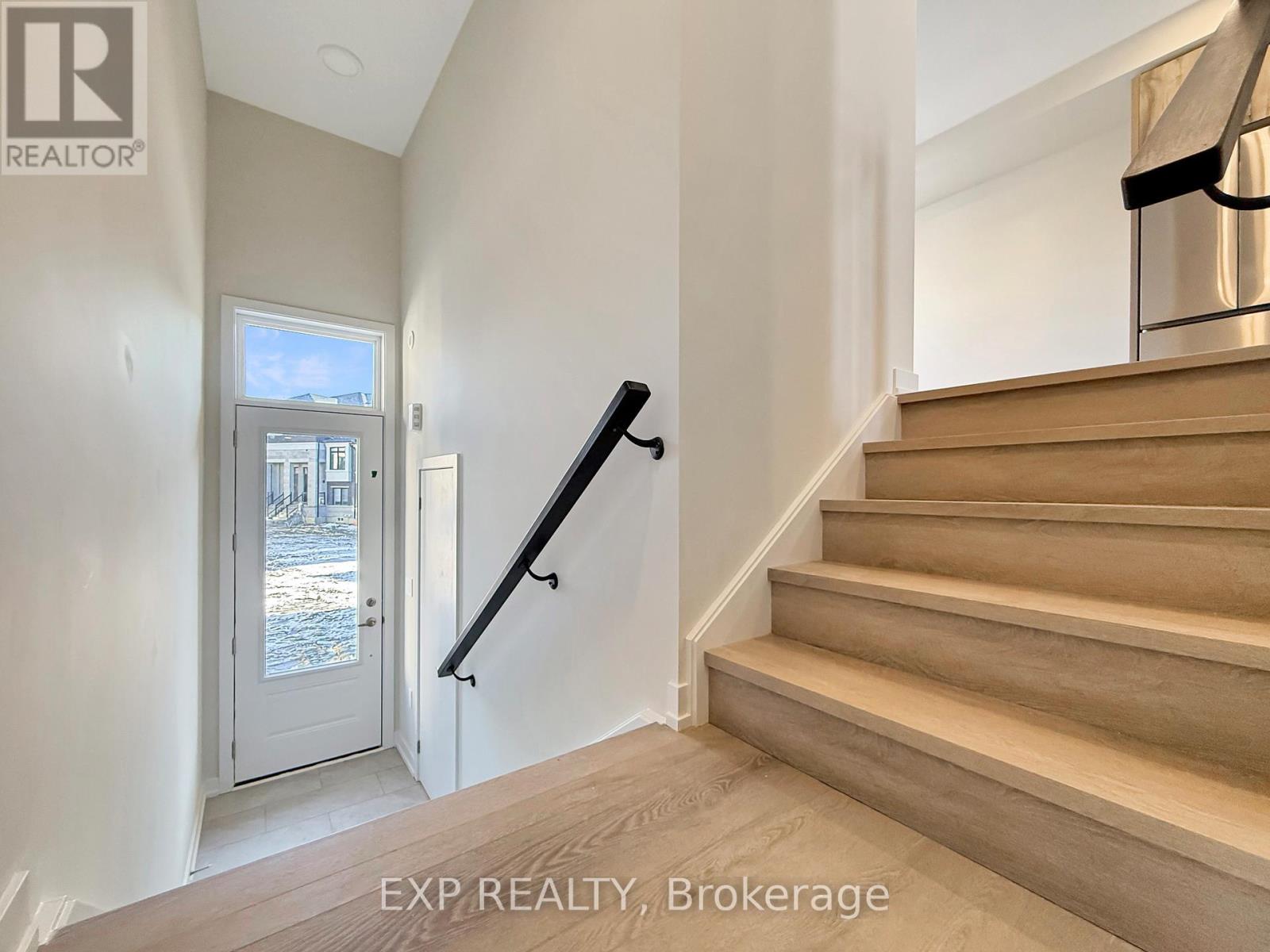 10 Honey Milk Lane, Richmond Hill, Ontario  L4B 0J7 - Photo 6 - N12649968