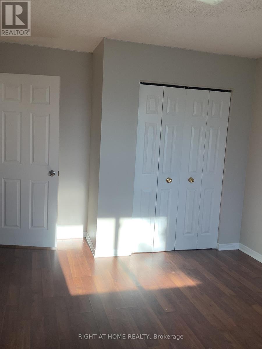 11 Rosenfeld Drive, Barrie, Ontario  L4M 5X3 - Photo 11 - S12649962