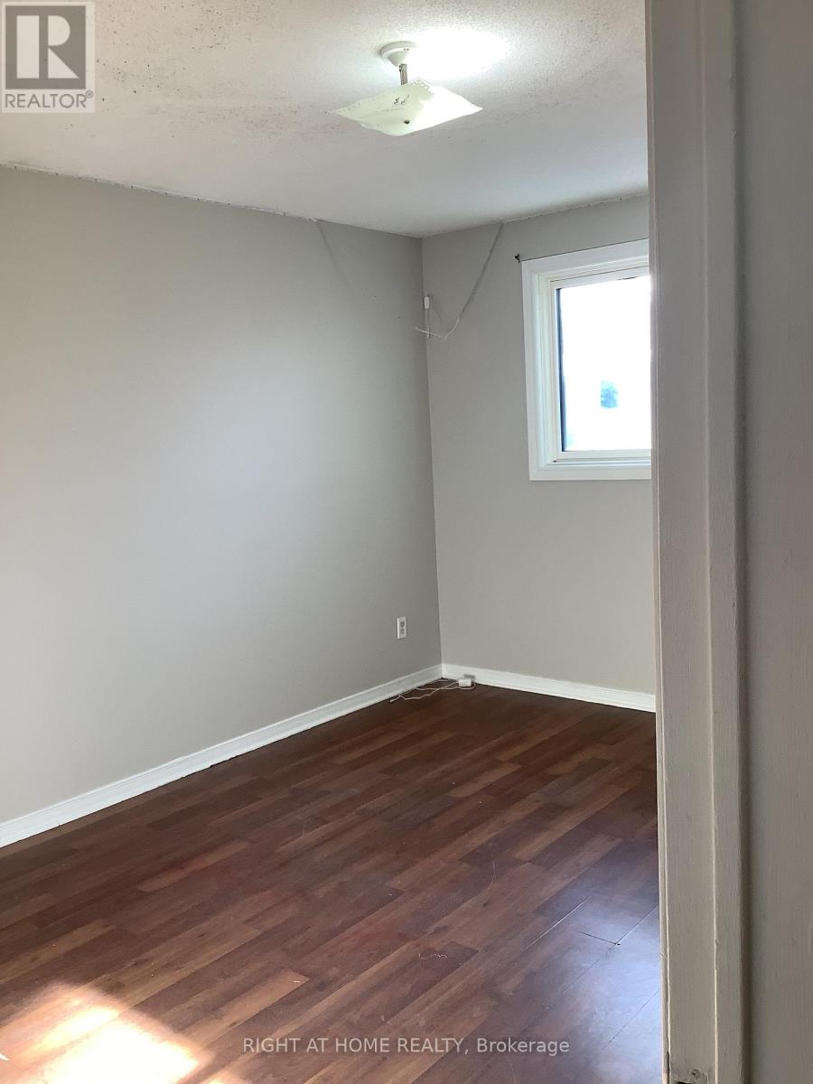 11 Rosenfeld Drive, Barrie, Ontario  L4M 5X3 - Photo 12 - S12649962