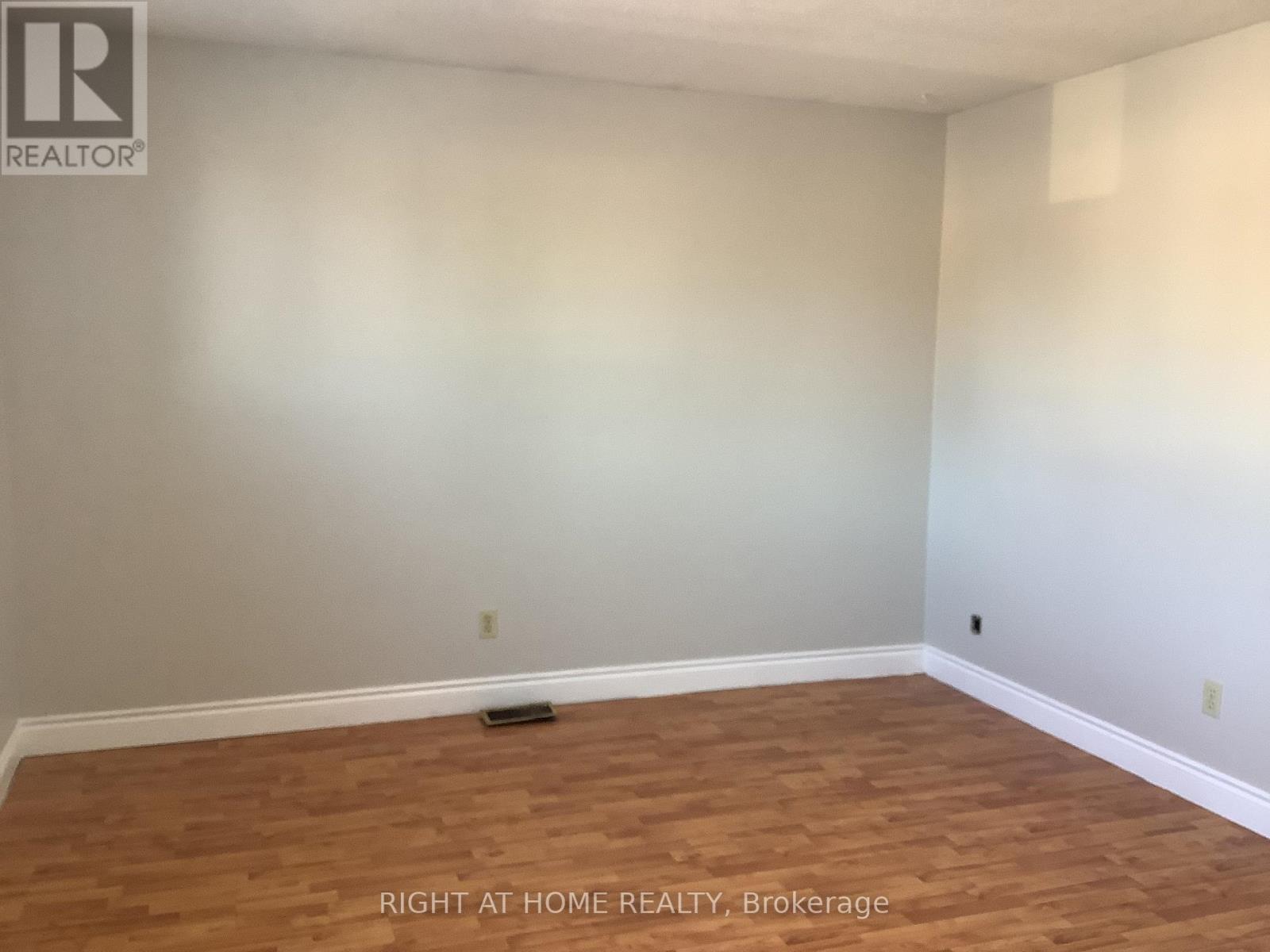 11 Rosenfeld Drive, Barrie, Ontario  L4M 5X3 - Photo 18 - S12649962