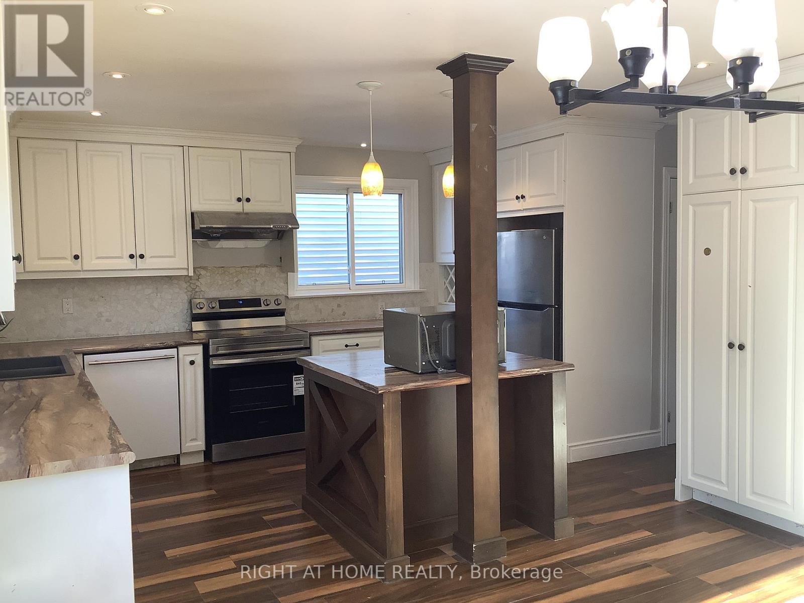 11 Rosenfeld Drive, Barrie, Ontario  L4M 5X3 - Photo 3 - S12649962