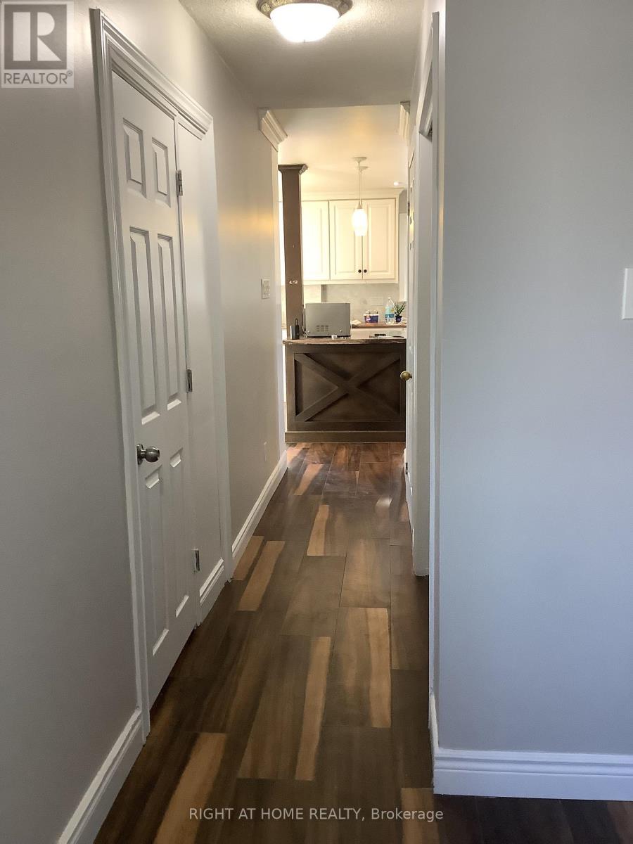 11 Rosenfeld Drive, Barrie, Ontario  L4M 5X3 - Photo 6 - S12649962