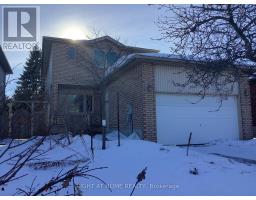 11 ROSENFELD DRIVE, Barrie, Ontario