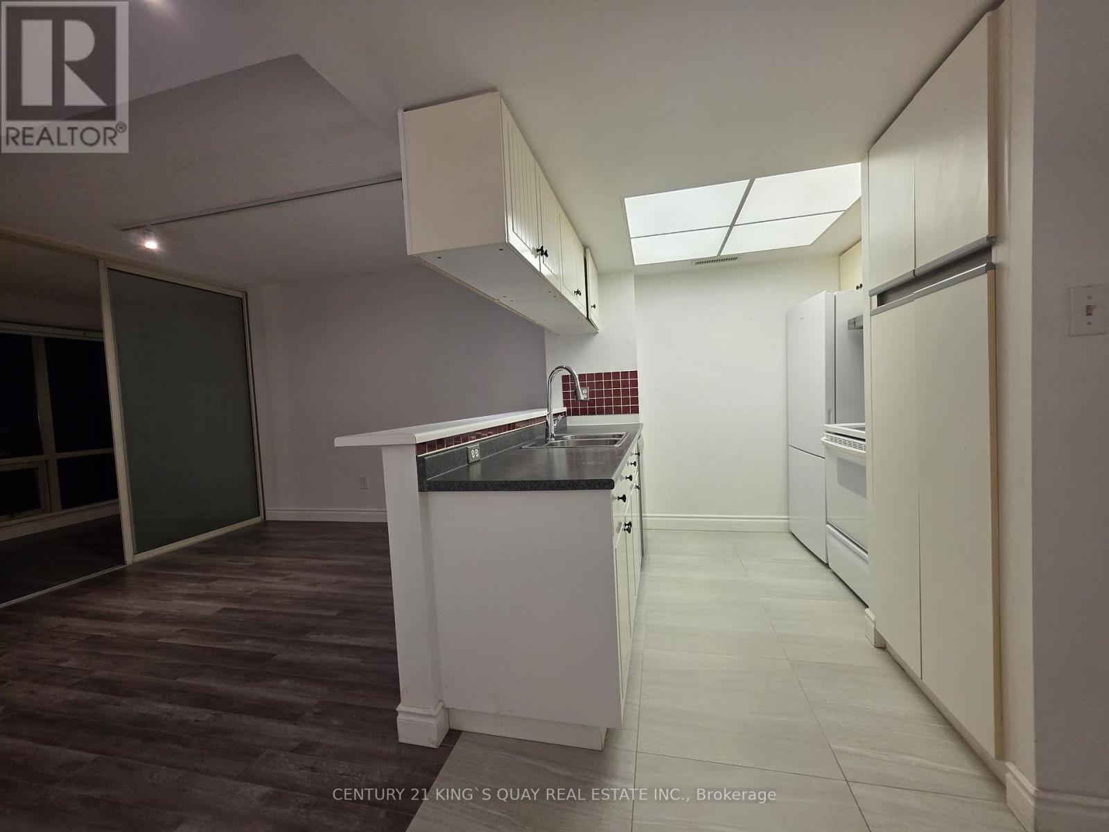 2513 - 1001 Bay Street, Toronto, Ontario  M5S 3A6 - Photo 4 - C12649970