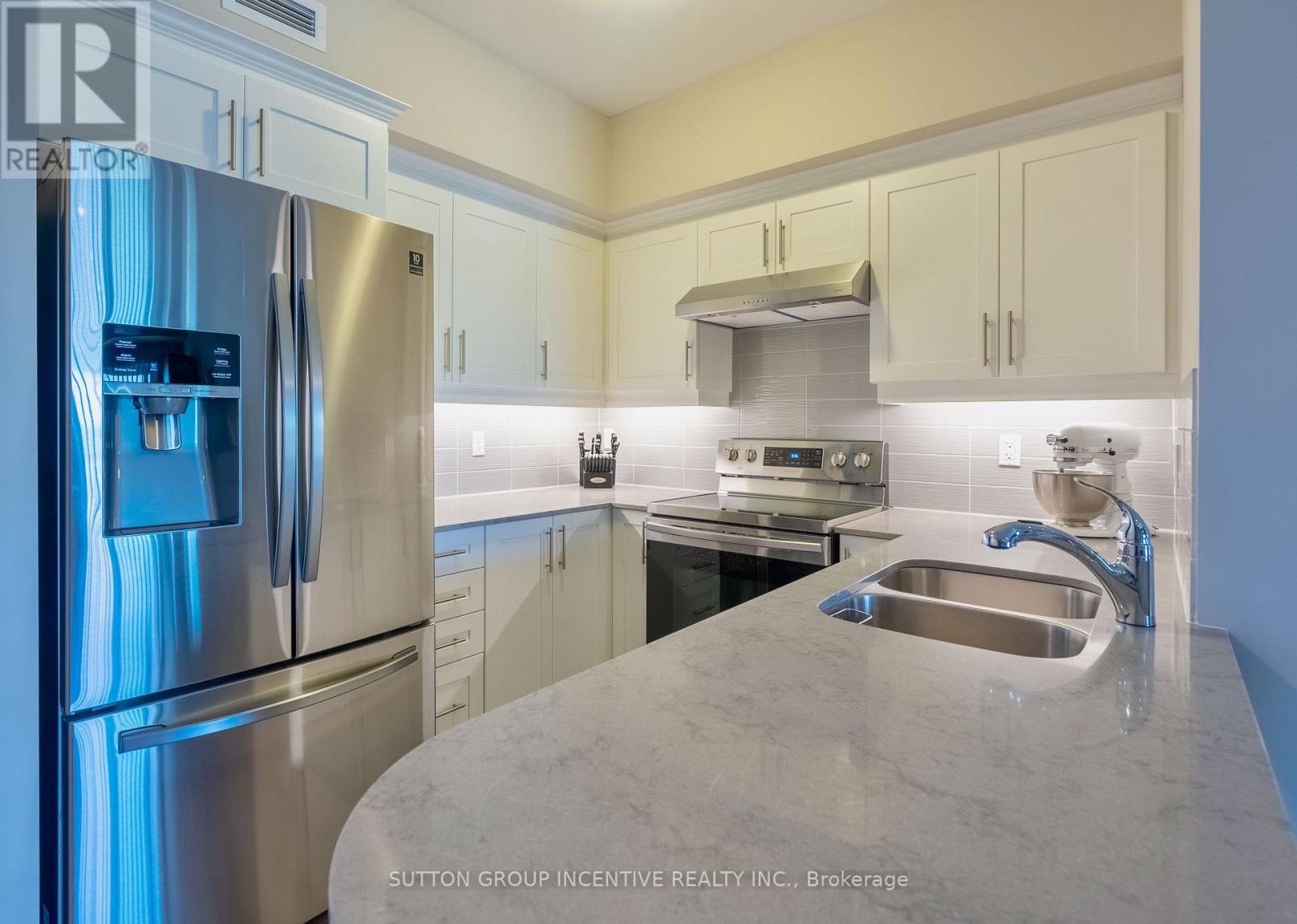 305 - 54 Koda Street, Barrie, Ontario  L9J 0J6 - Photo 13 - S12649974