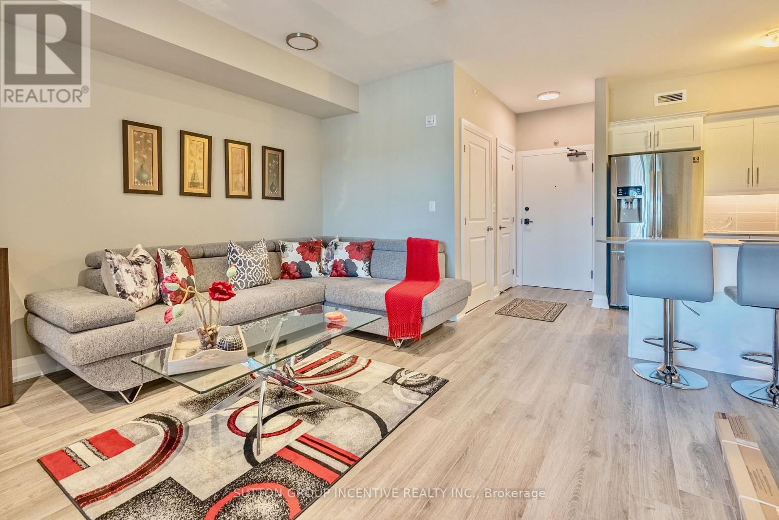 305 - 54 Koda Street, Barrie, Ontario  L9J 0J6 - Photo 2 - S12649974