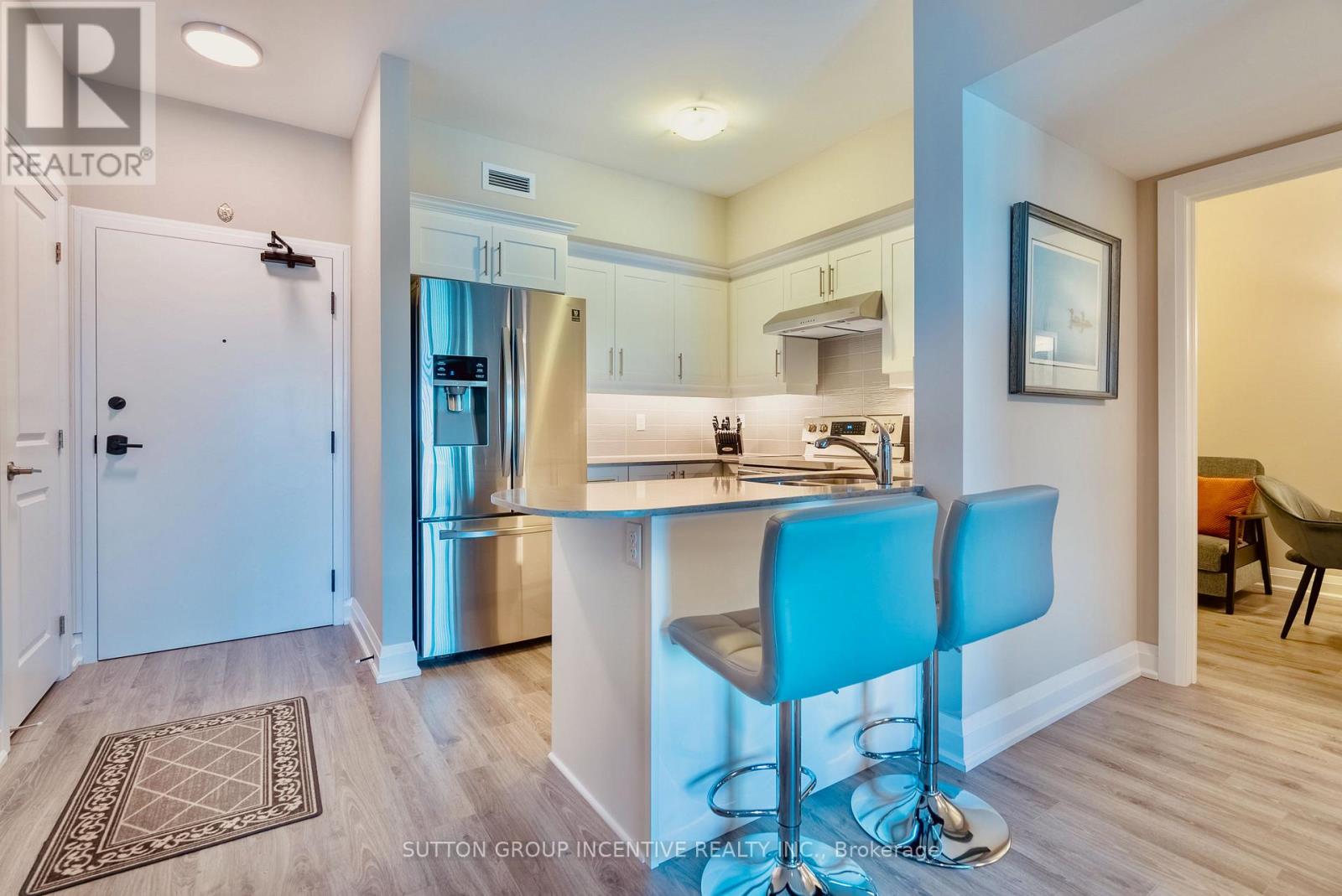 305 - 54 Koda Street, Barrie, Ontario  L9J 0J6 - Photo 3 - S12649974