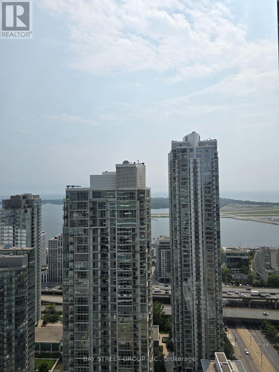 4210 - 1 Concord Cityplace Way, Toronto, Ontario  M5V 0X3 - Photo 19 - C12649982