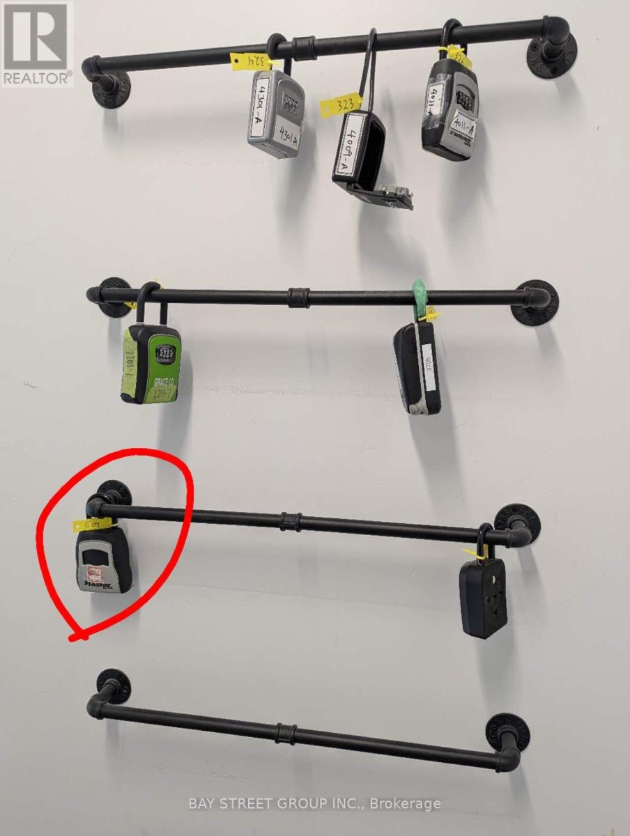 4210 - 1 Concord Cityplace Way, Toronto, Ontario  M5V 0X3 - Photo 9 - C12649982