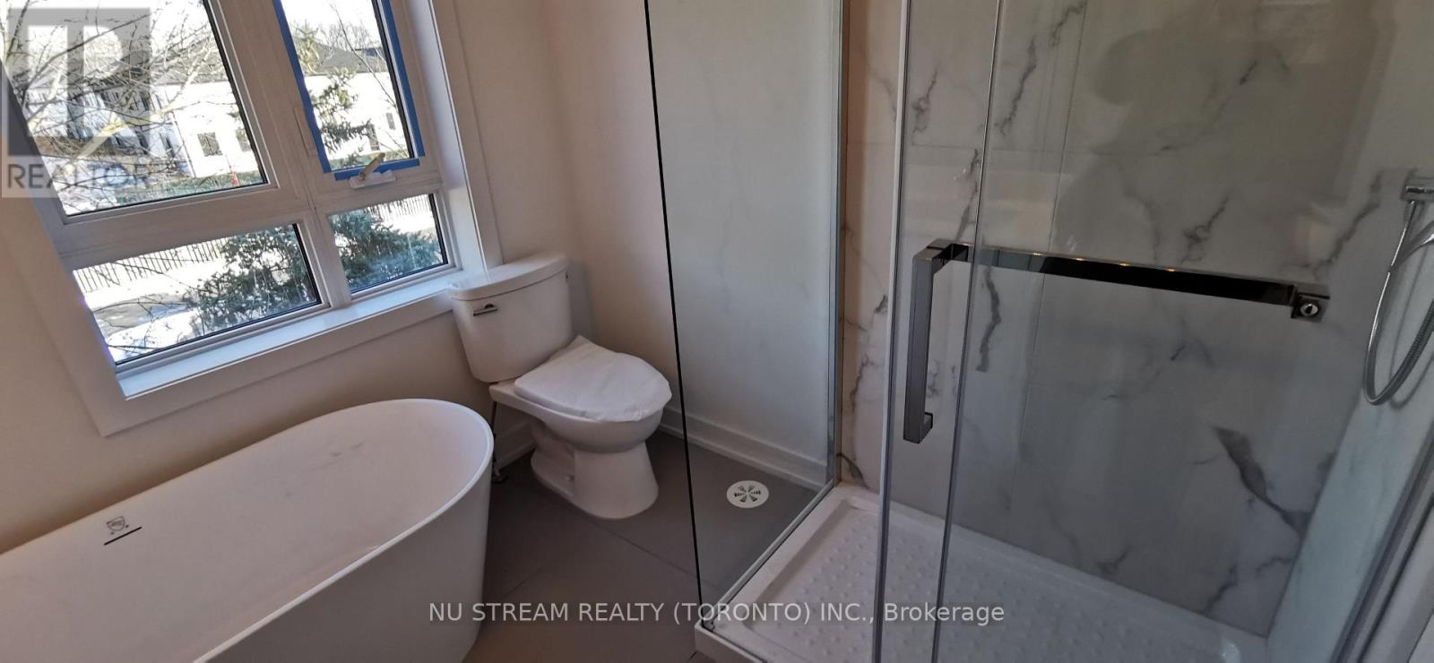 9 Carl Hill Lane, Richmond Hill, Ontario  L4C 5W8 - Photo 20 - N12614456