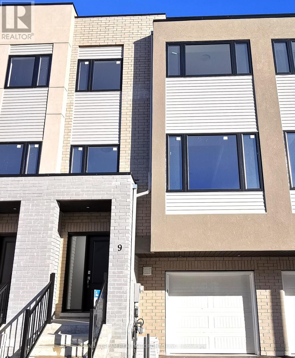 9 CARL HILL LANE, Richmond Hill, Ontario