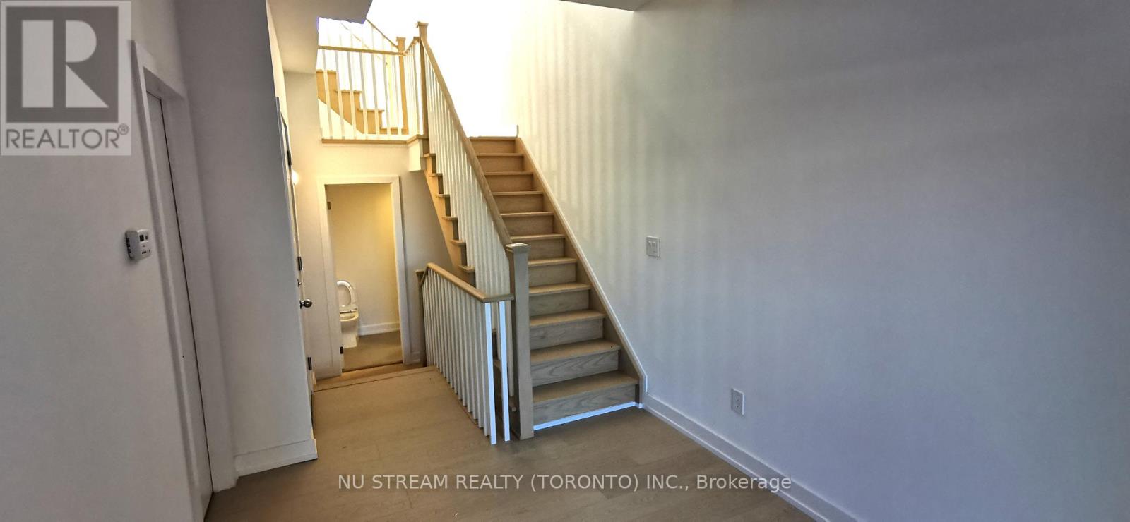 9 Carl Hill Lane, Richmond Hill, Ontario  L4C 5W8 - Photo 14 - N12614456