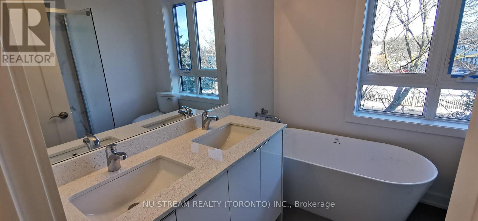 9 Carl Hill Lane, Richmond Hill, Ontario  L4C 5W8 - Photo 19 - N12614456