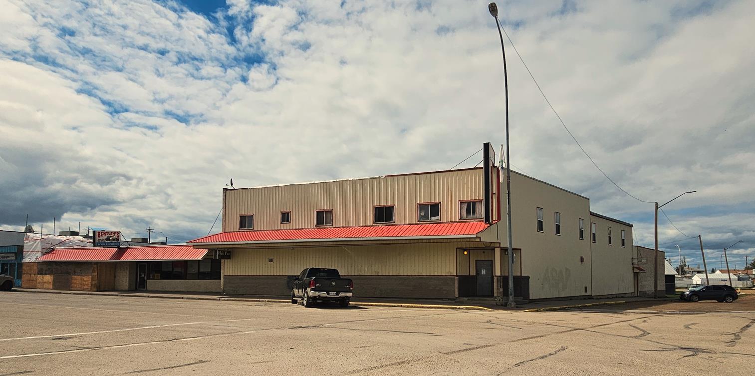 5022  51 Ave, Mayerthorpe, Alberta  T0E 1N0 - Photo 1 - 43846344