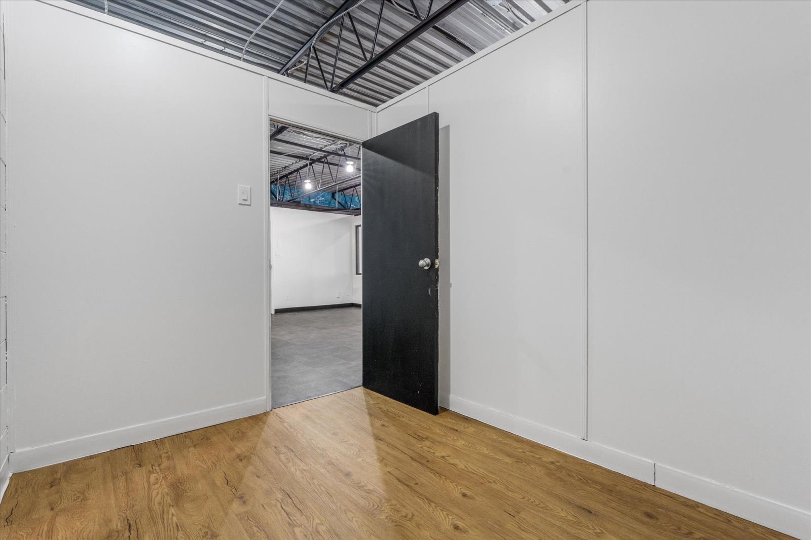 10041  81 Ave Nw, Edmonton, Alberta  T6E 1W7 - Photo 12 - 43855947