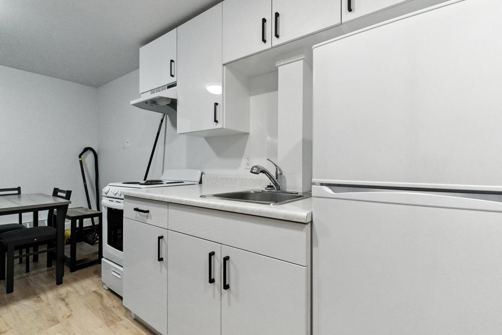 9517  103 Ave Nw, Edmonton, Alberta  T5H 0G8 - Photo 3 - 43868575