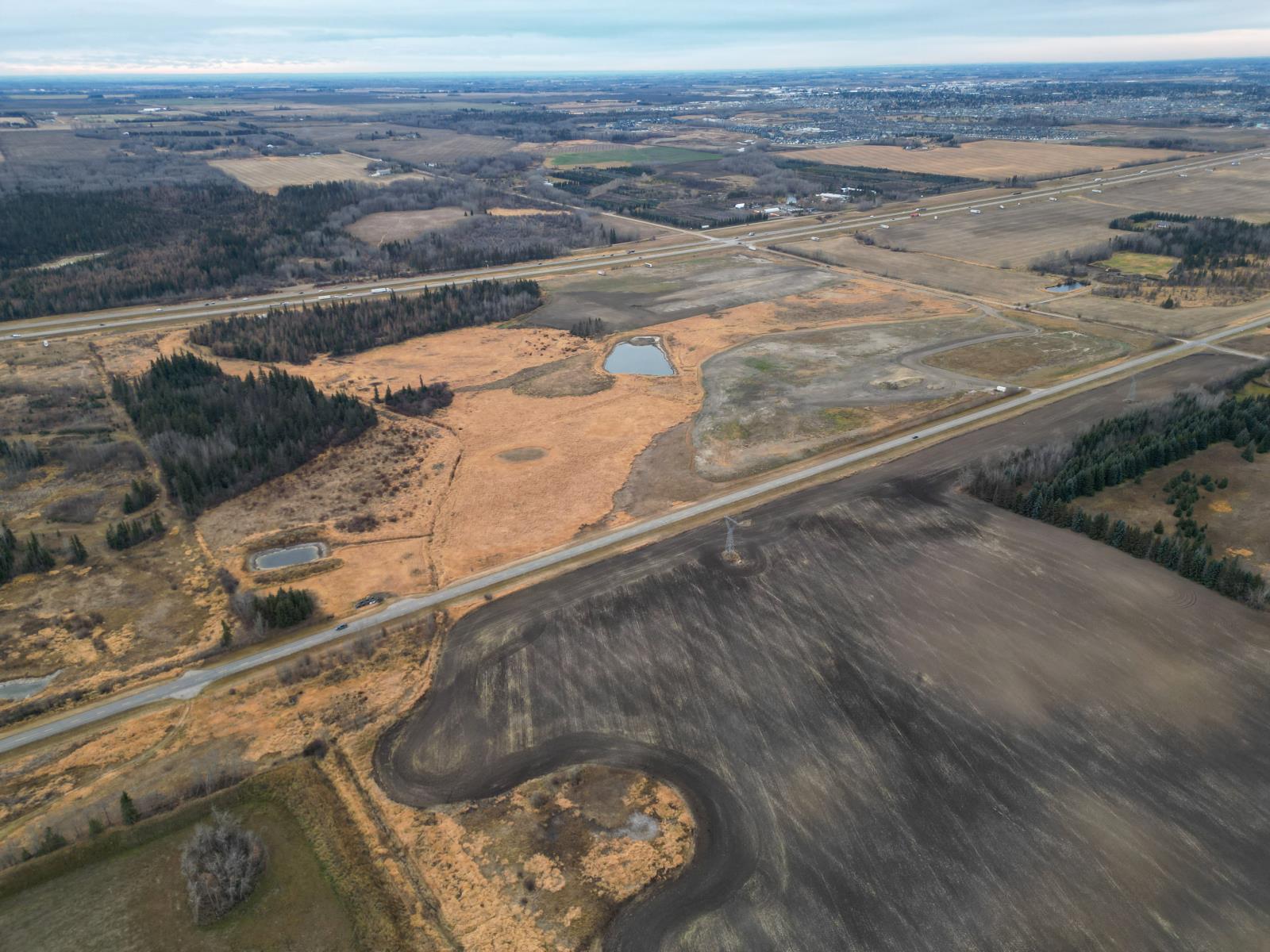 Yellowhead Trail, Parkland County, Alberta  T7X 6M6 - Photo 4 - 43879653