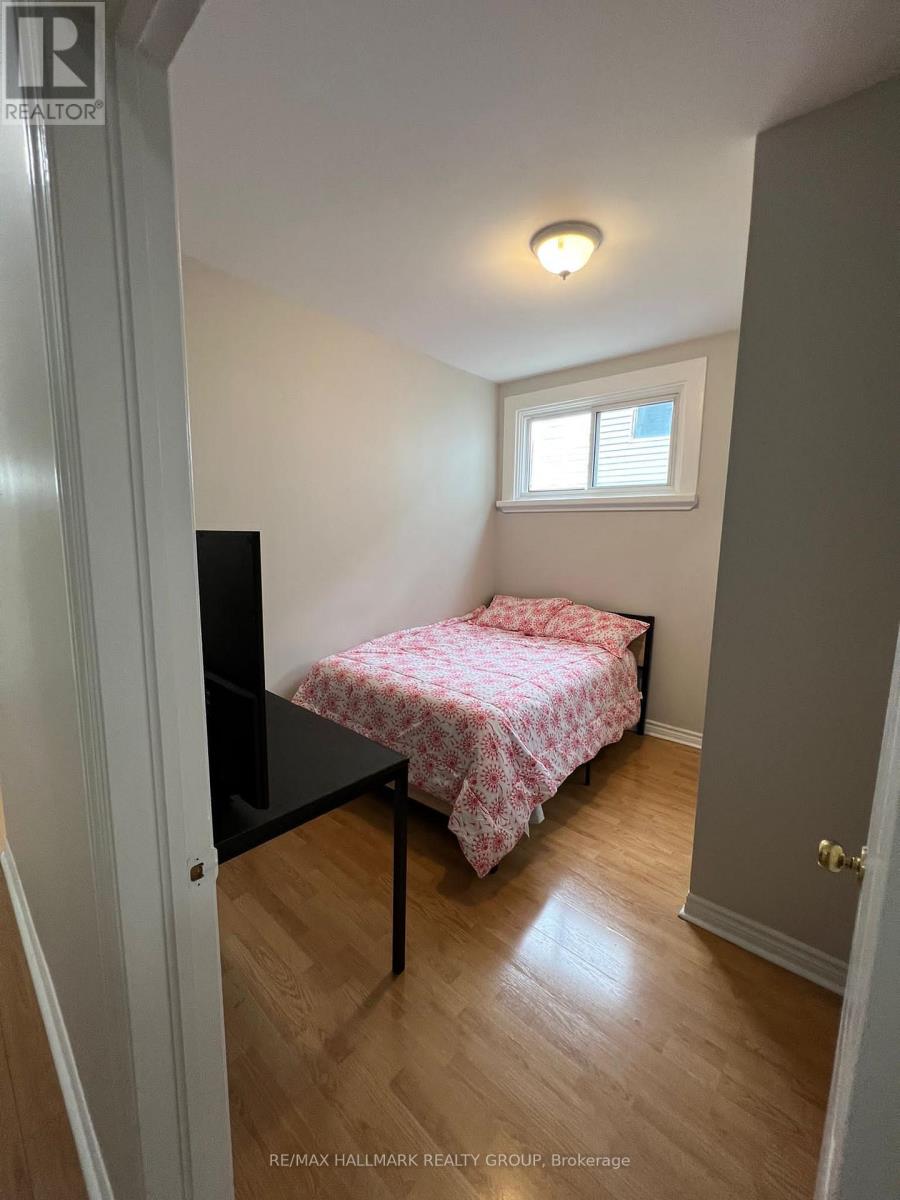 A - 18 Jolliet Avenue, Ottawa, Ontario  K1L 5H5 - Photo 6 - X12649992