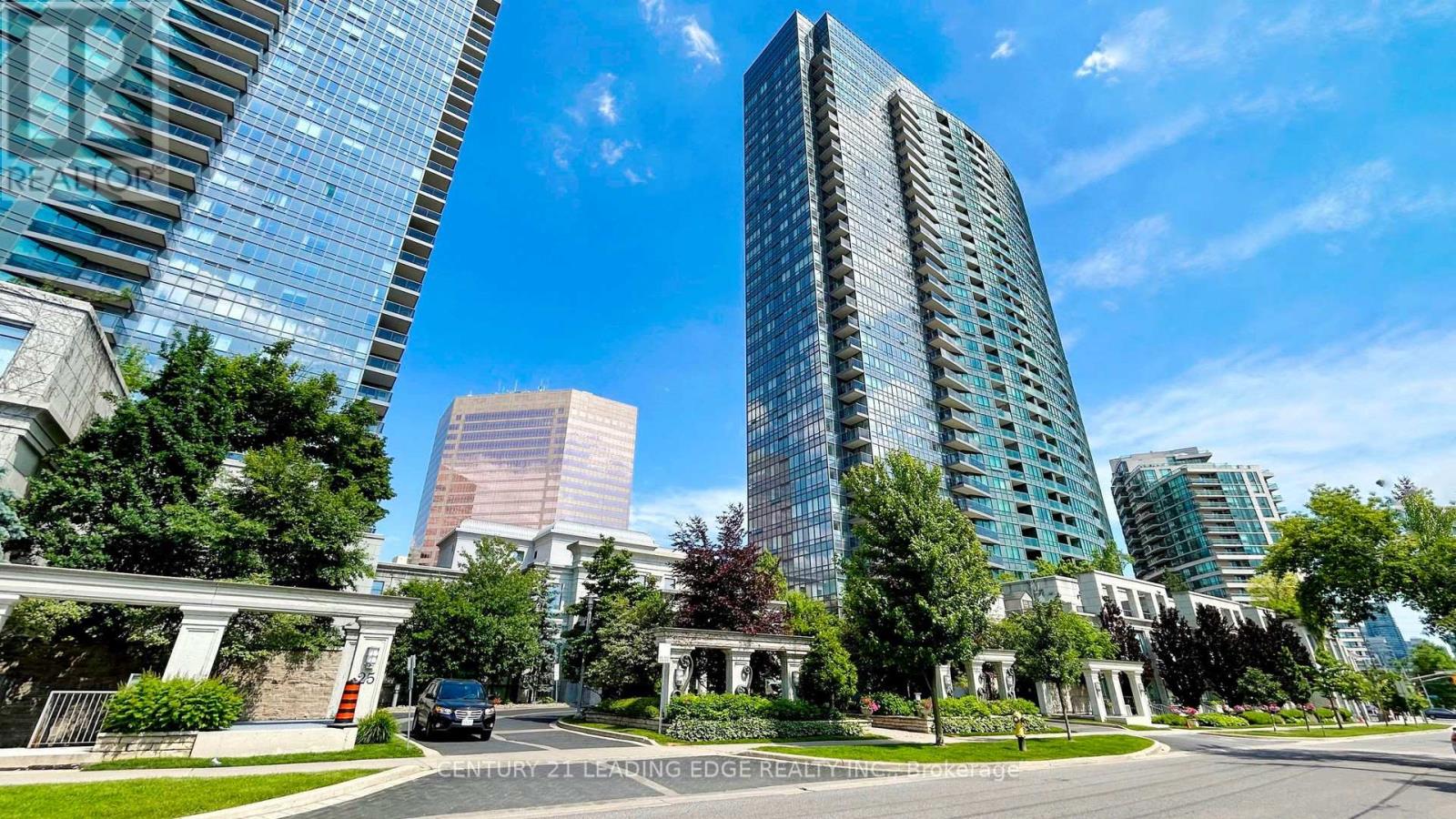 1011 - 15 GREENVIEW AVENUE, Toronto, Ontario