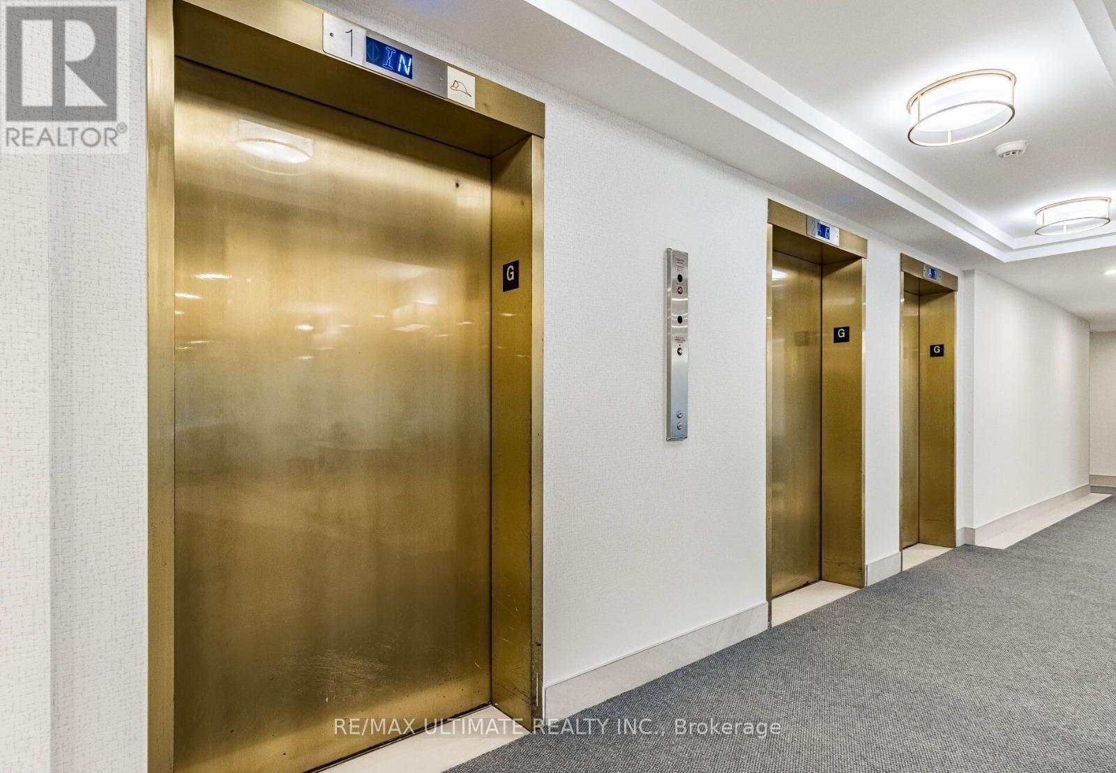 704 - 22 Hanover Road, Brampton, Ontario  L6S 5K7 - Photo 4 - W12649990