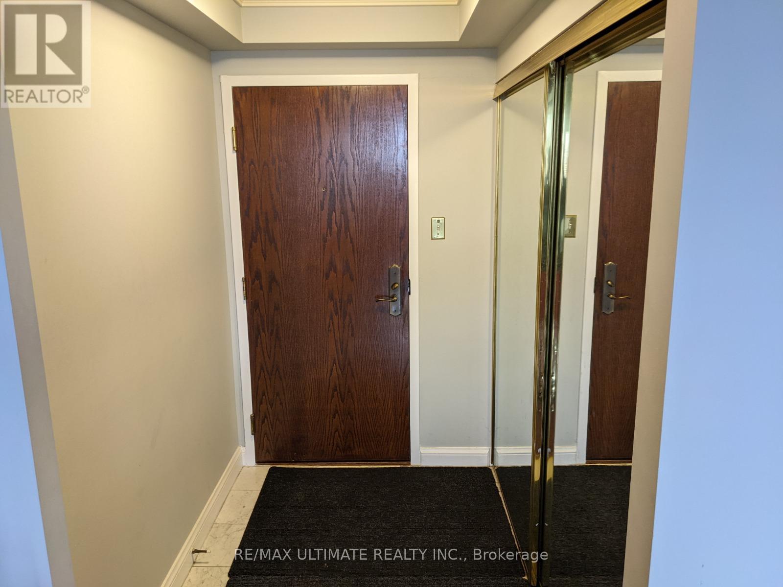 704 - 22 Hanover Road, Brampton, Ontario  L6S 5K7 - Photo 5 - W12649990