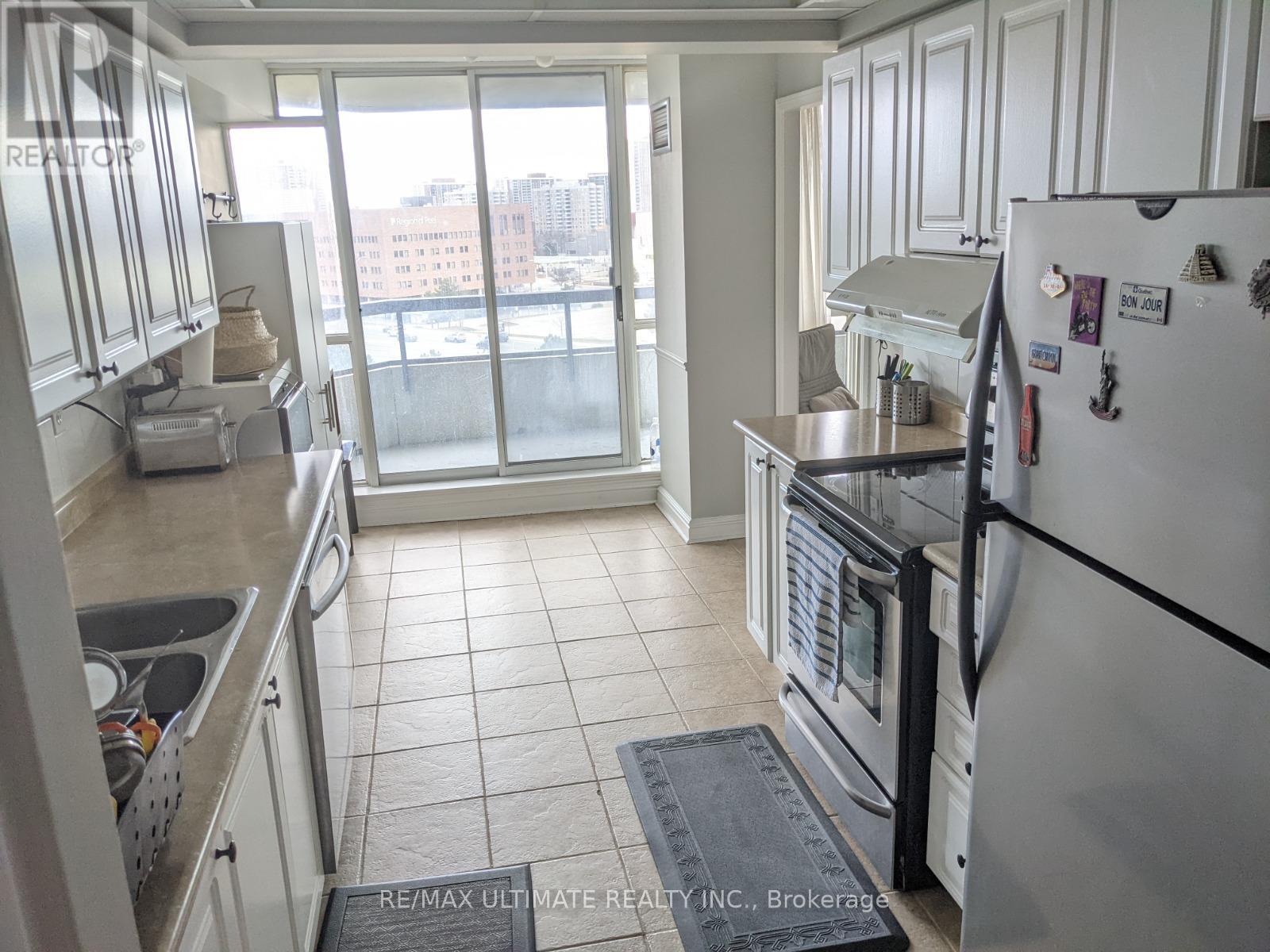 704 - 22 Hanover Road, Brampton, Ontario  L6S 5K7 - Photo 9 - W12649990