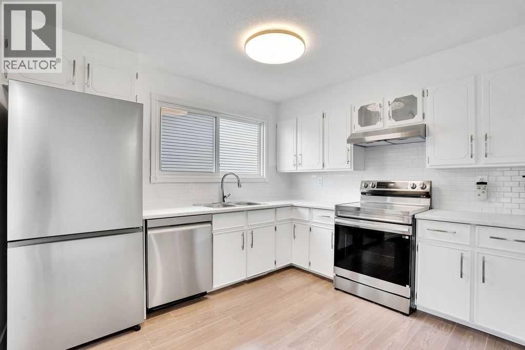 56 Castleglen Crescent Ne, Calgary, Alberta  T3J 1N3 - Photo 5 - A2267615