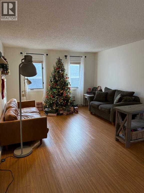 67 Oxford Road W, Lethbridge, Alberta  T1K 4V6 - Photo 4 - A2276134