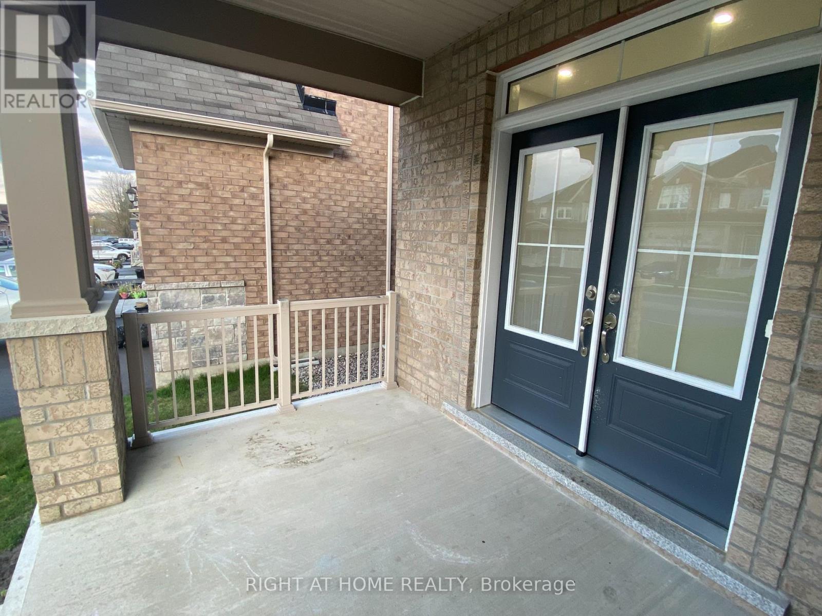 226 Lyle Drive, Clarington, Ontario  L1C 4M6 - Photo 4 - E12650006