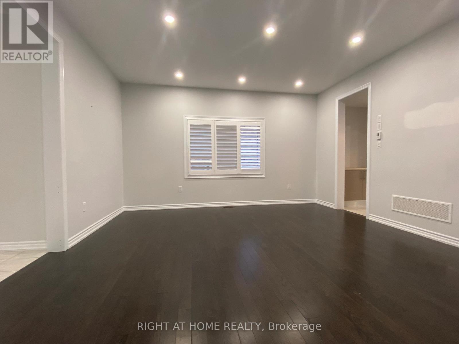 226 Lyle Drive, Clarington, Ontario  L1C 4M6 - Photo 5 - E12650006