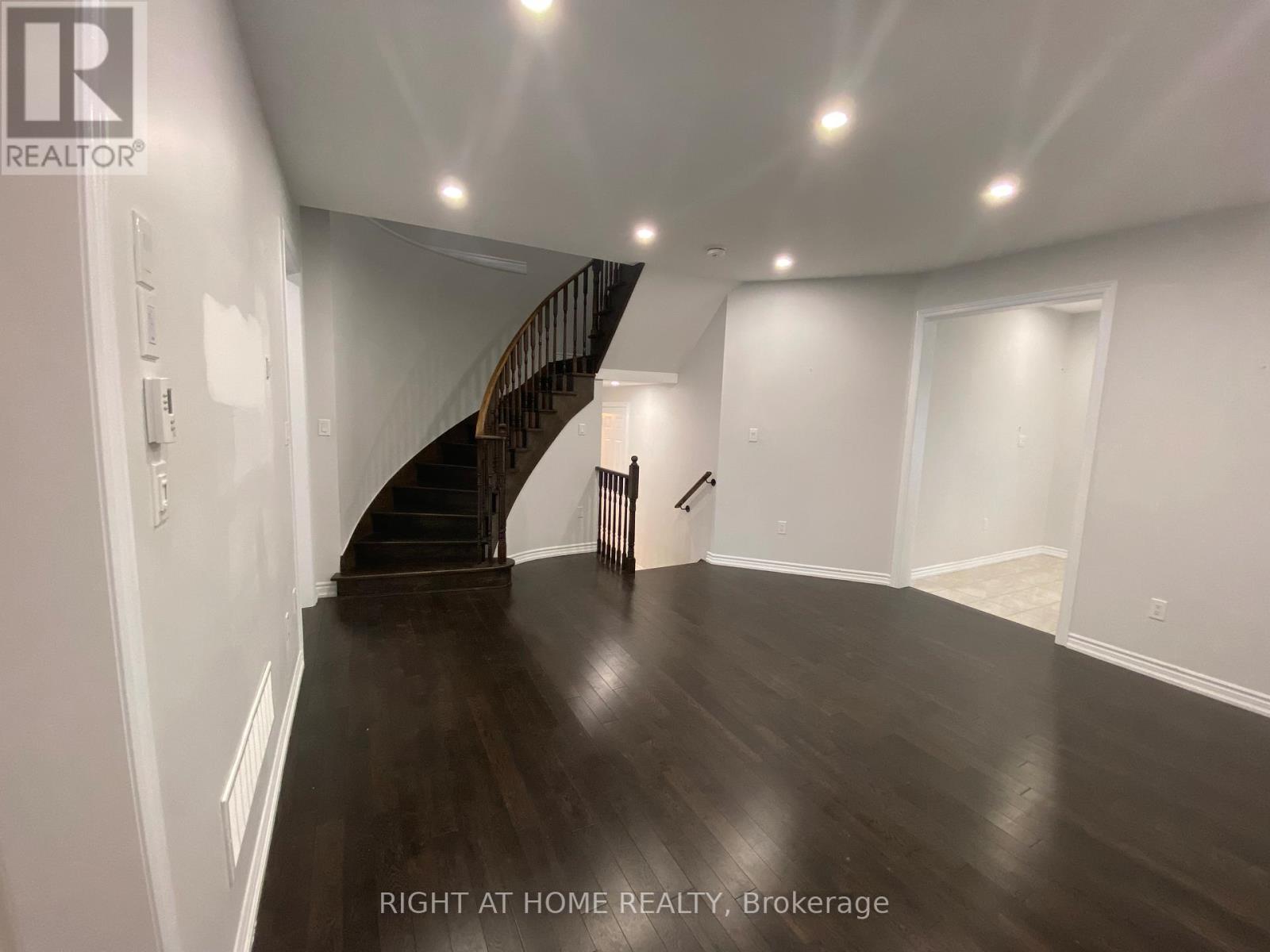 226 Lyle Drive, Clarington, Ontario  L1C 4M6 - Photo 6 - E12650006