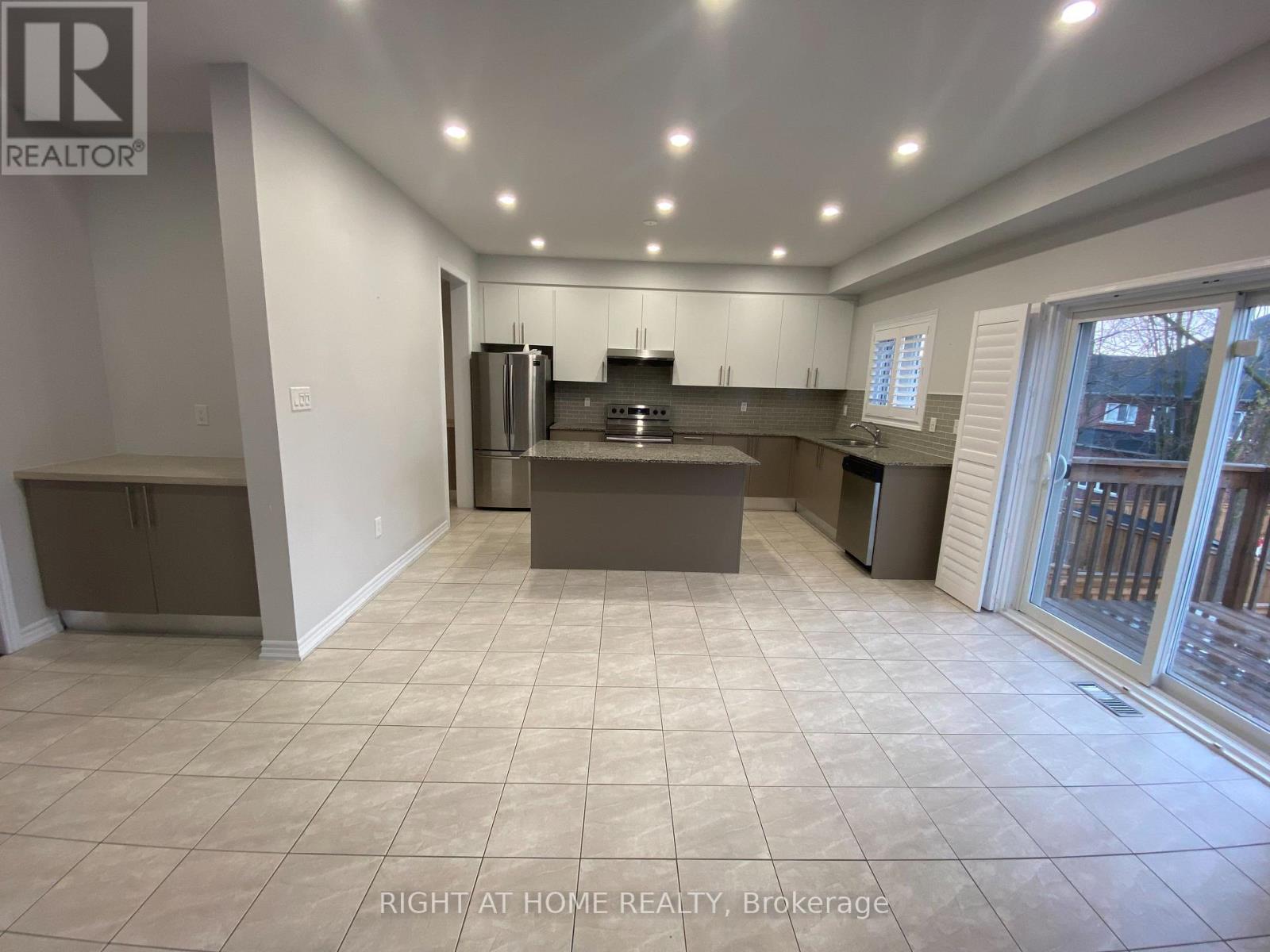 226 Lyle Drive, Clarington, Ontario  L1C 4M6 - Photo 8 - E12650006