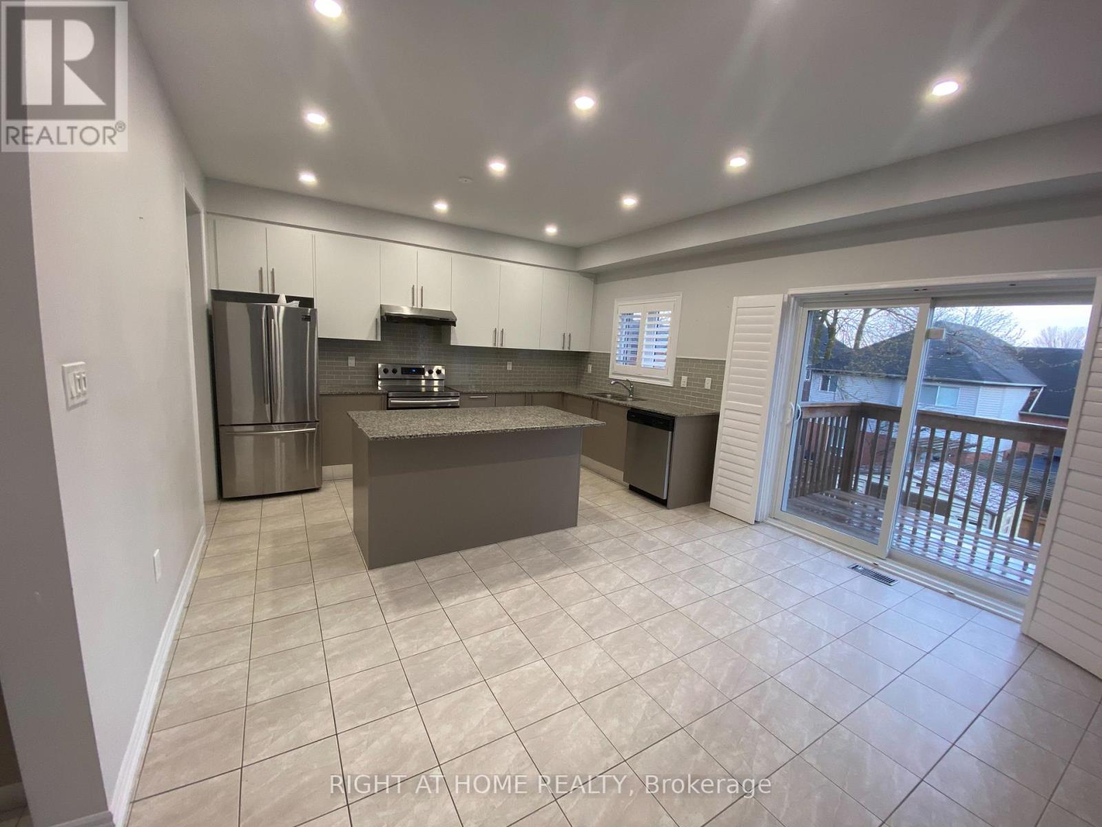 226 Lyle Drive, Clarington, Ontario  L1C 4M6 - Photo 9 - E12650006