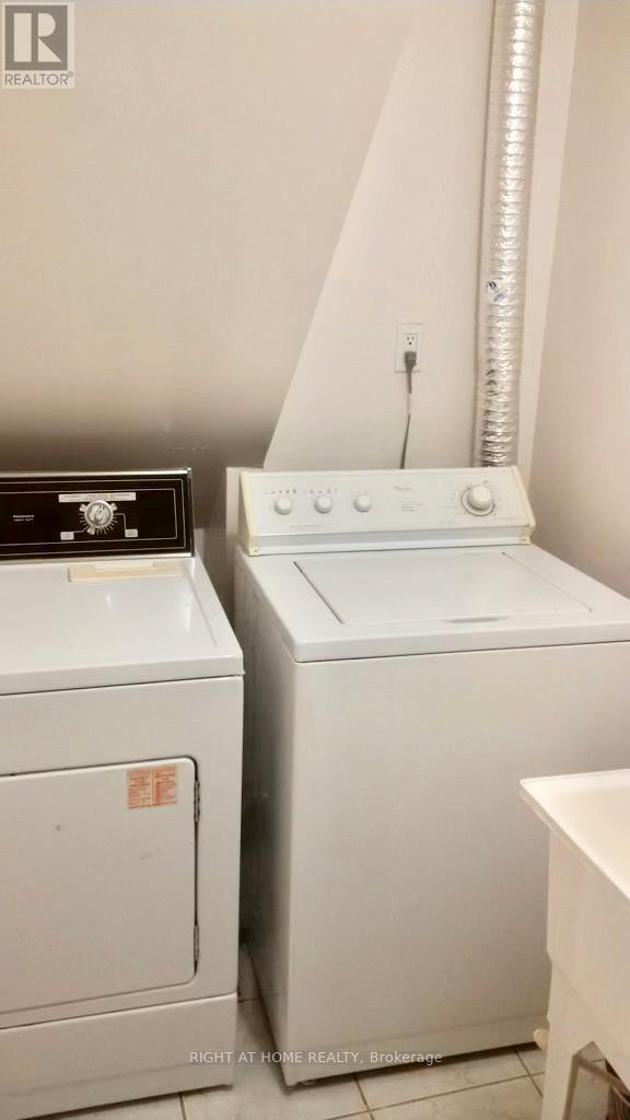 Bsmt - 8 Goldene Way, Toronto, Ontario  M1C 5H3 - Photo 6 - E12592824