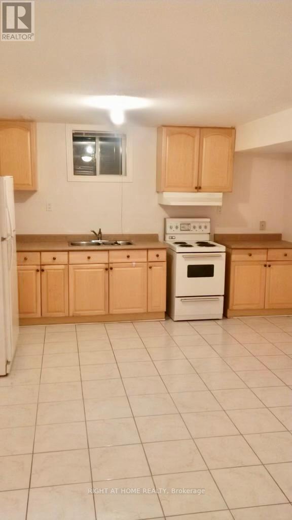 Bsmt - 8 Goldene Way, Toronto, Ontario  M1C 5H3 - Photo 2 - E12592824