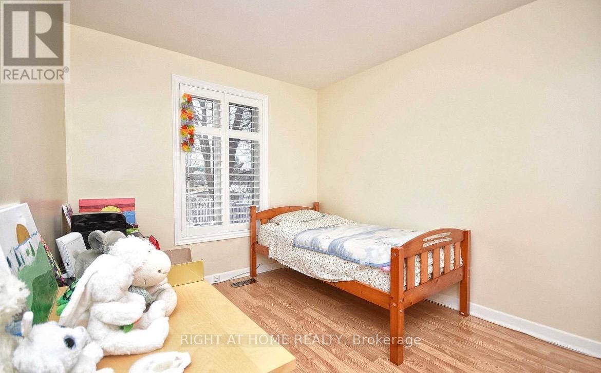 513 Lynett Crescent, Richmond Hill, Ontario  L4C 2V8 - Photo 13 - N12650012