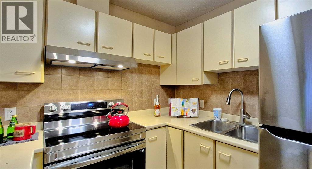 22, 2722 Edenwold Heights Nw, Calgary, Alberta  T3A 3Y5 - Photo 3 - A2247296