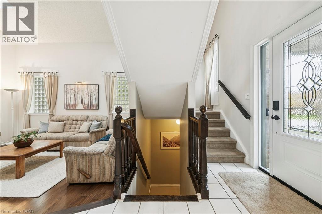 2210 Heidi Avenue, Burlington, Ontario  L7M 3W5 - Photo 4 - 40785204