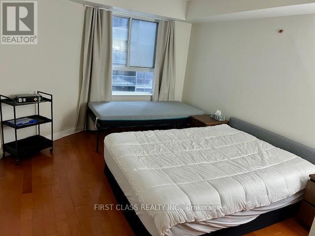 1114 - 711 Bay Street, Toronto, Ontario  M5G 2J8 - Photo 6 - C12650016