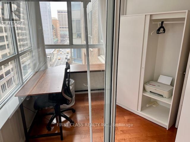 1114 - 711 Bay Street, Toronto, Ontario  M5G 2J8 - Photo 7 - C12650016