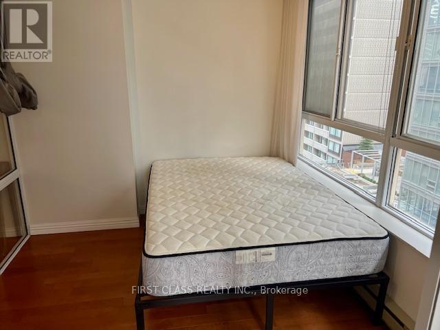 1114 - 711 Bay Street, Toronto, Ontario  M5G 2J8 - Photo 8 - C12650016