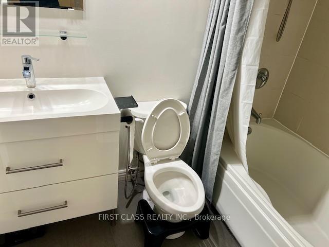 1114 - 711 Bay Street, Toronto, Ontario  M5G 2J8 - Photo 9 - C12650016