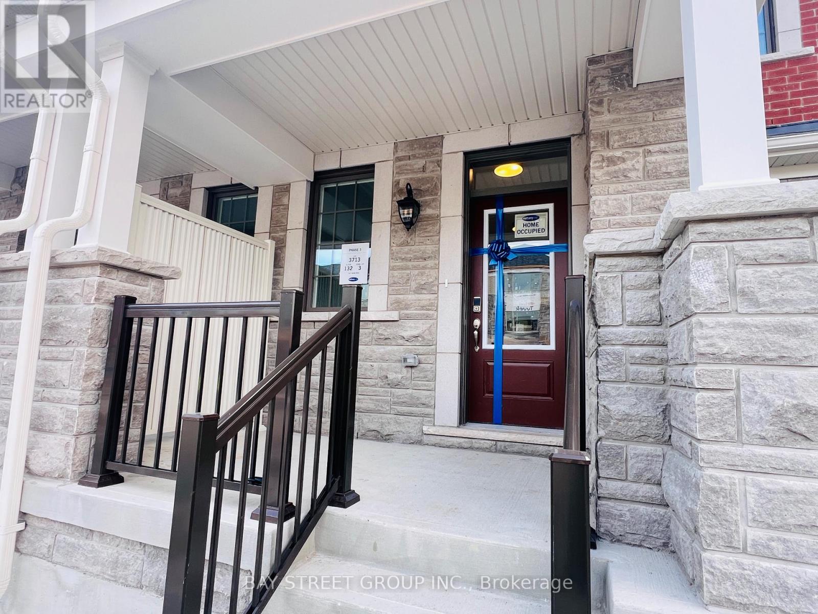 127 Azure Drive, Markham, Ontario  L6C 3S8 - Photo 2 - N12645650