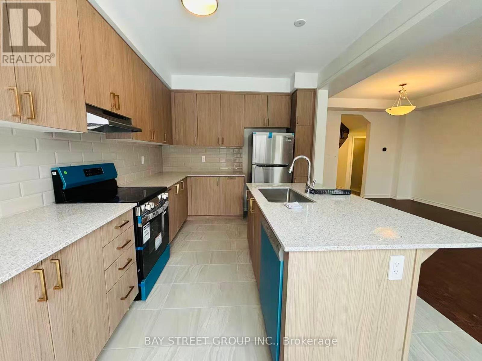 127 Azure Drive, Markham, Ontario  L6C 3S8 - Photo 7 - N12645650