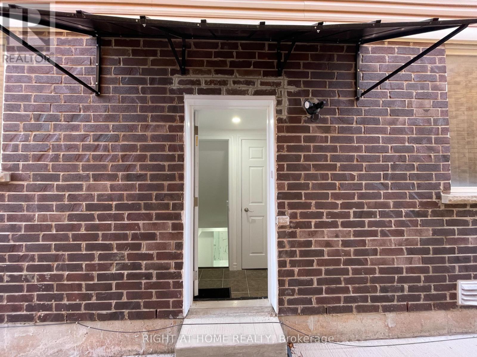 #lower - 58 Meadowcrest Lane, Brampton, Ontario  L7A 0V7 - Photo 5 - W12650024