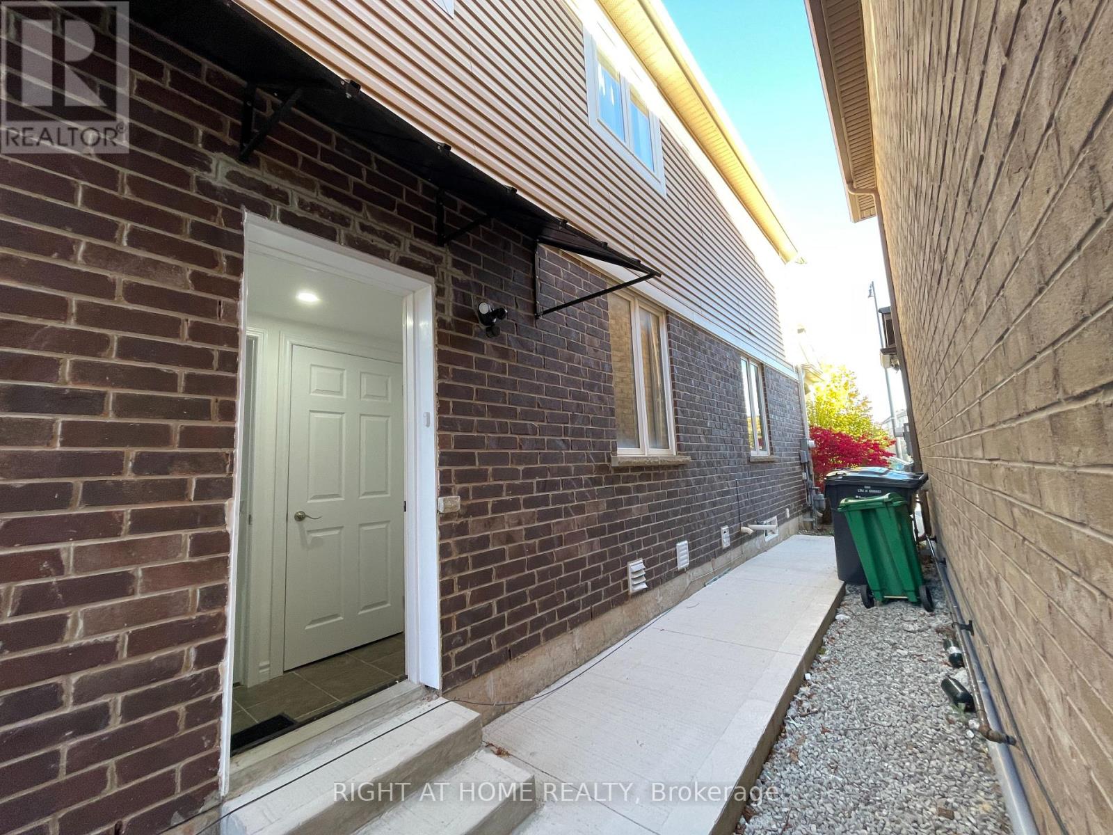 #lower - 58 Meadowcrest Lane, Brampton, Ontario  L7A 0V7 - Photo 6 - W12650024