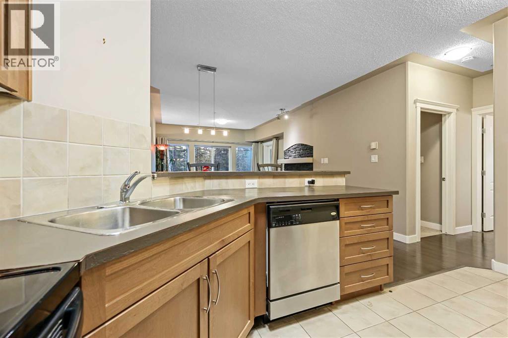 313, 20 Discovery Ridge Close Sw, Calgary, Alberta  T3H 5X4 - Photo 7 - A2273000