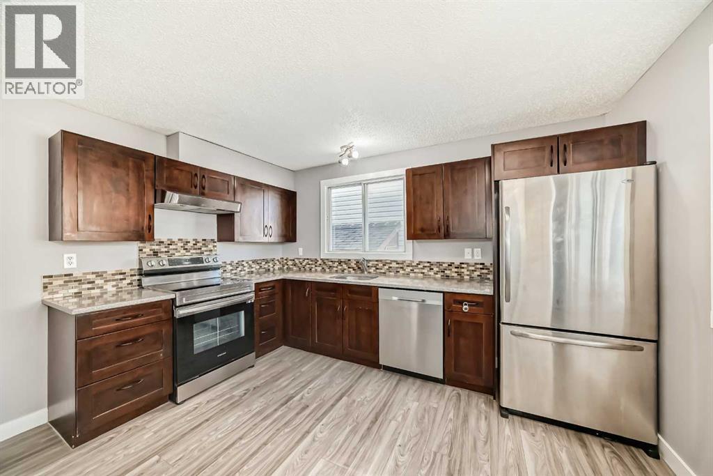 327 Falshire Way Ne, Calgary, Alberta  T3J 2B3 - Photo 5 - A2261149