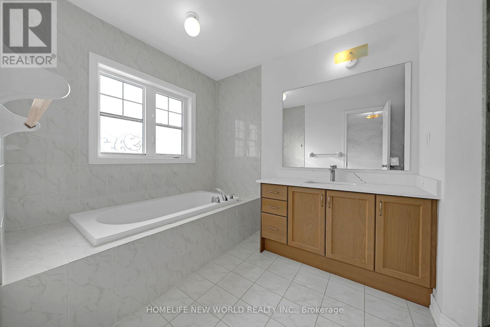 121 Christian Ritter Drive, Markham, Ontario  L6C 0V8 - Photo 14 - N12650072